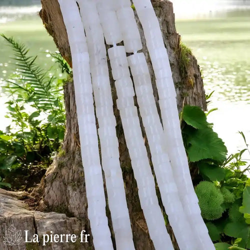 Pierre de Lune : Perles en pierre naturelle ronde et plate 4mm (Heishi) – Fil de 36cm