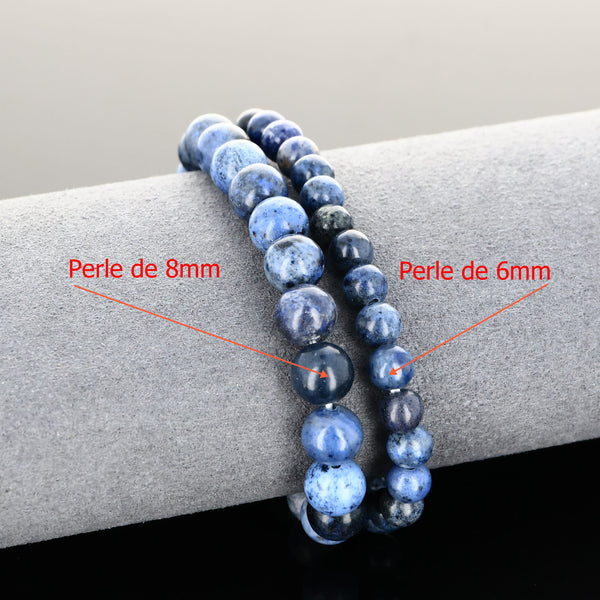 Détail des perles rondes 6 mm et 8 mm en Dumortierite naturelle pour bracelet lithothérapie