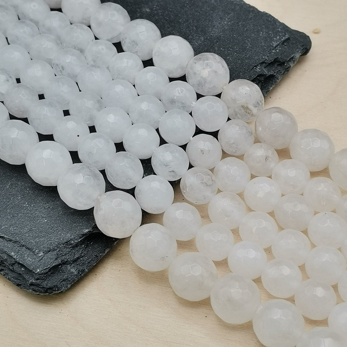 Perles jade blanc à facettes 6 mm pour bracelet fin