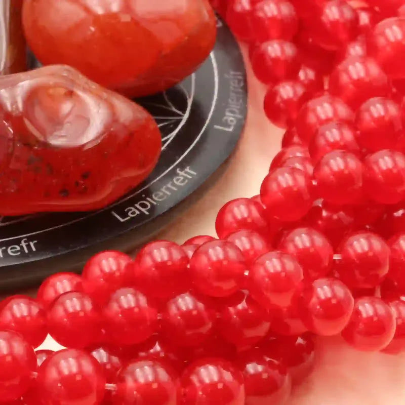 Petites perles cornaline rouge en intercalaires de bracelet