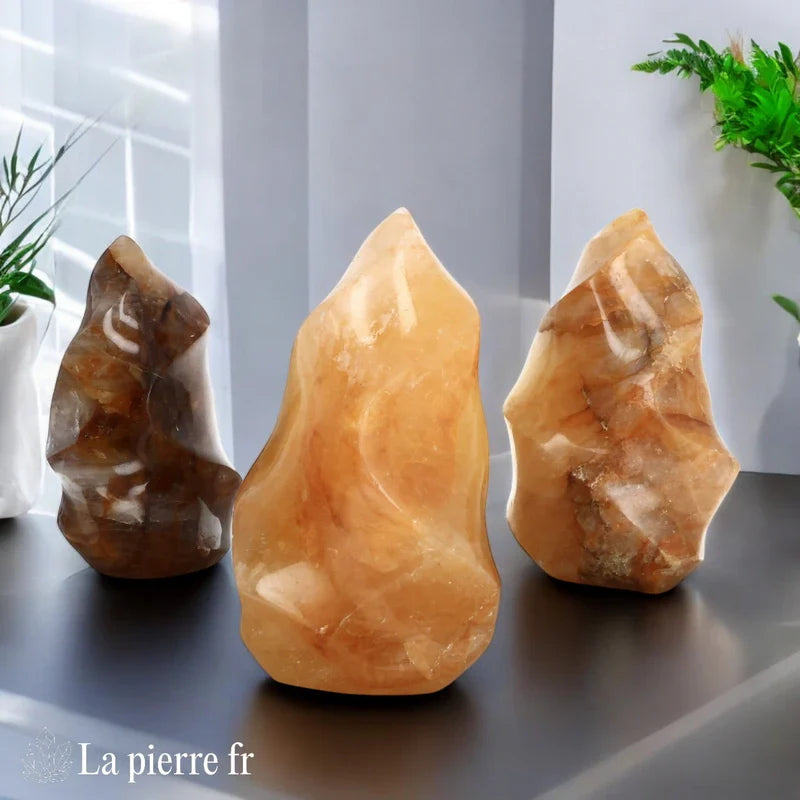 Pierre en Quartz Hématoïde jaune naturel en forme de flamme, idéal pour lithothérapie