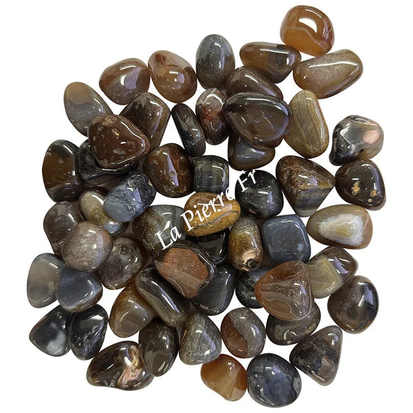 Agate pierre naturelle – motifs bandés et vertus d’ancrage en lithothérapie
