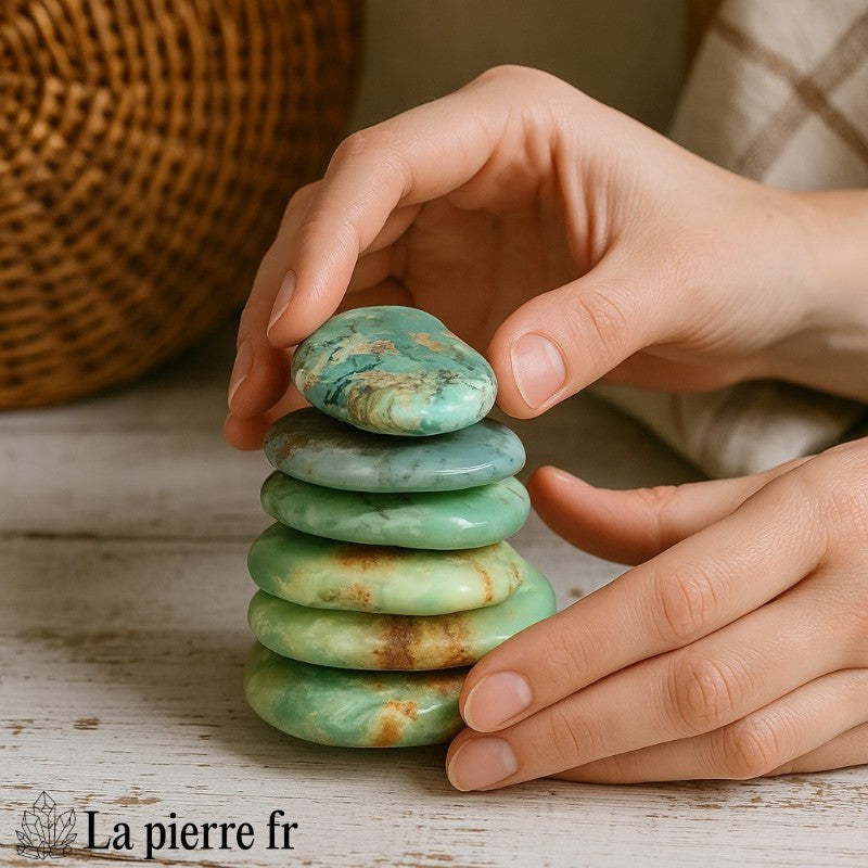 Galet plat de Chrysoprase poli, pierre naturelle vert pomme pour le bien-être