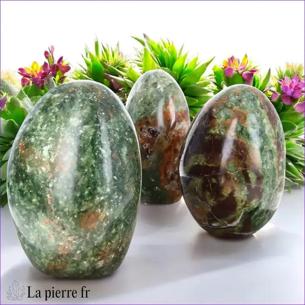 Pierre en Chrysoprase à poser de forme libre toute polie