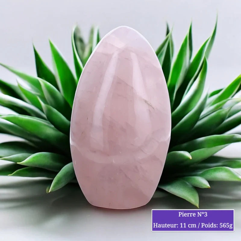 Gros plan sur le Quartz Rose à poser, pierre naturelle rose polie