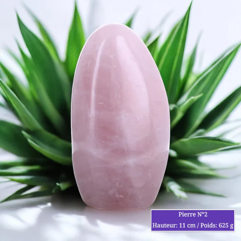 Détail du Quartz Rose en forme libre, pierre naturelle d'amour et de douceur