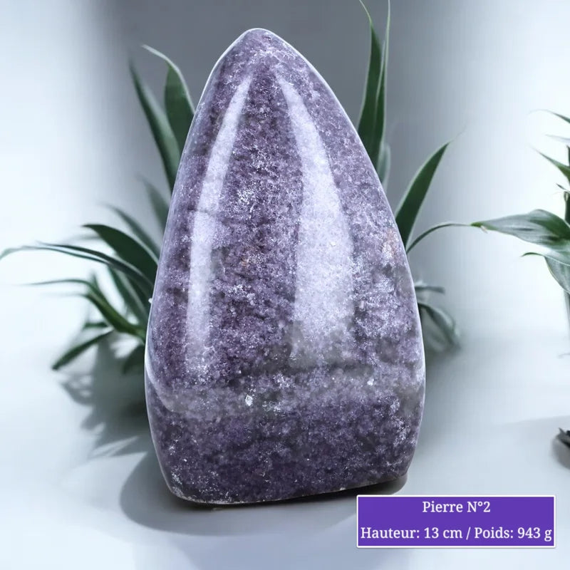 Détail de la Lépidolite Violette en forme libre, pierre naturelle mauve