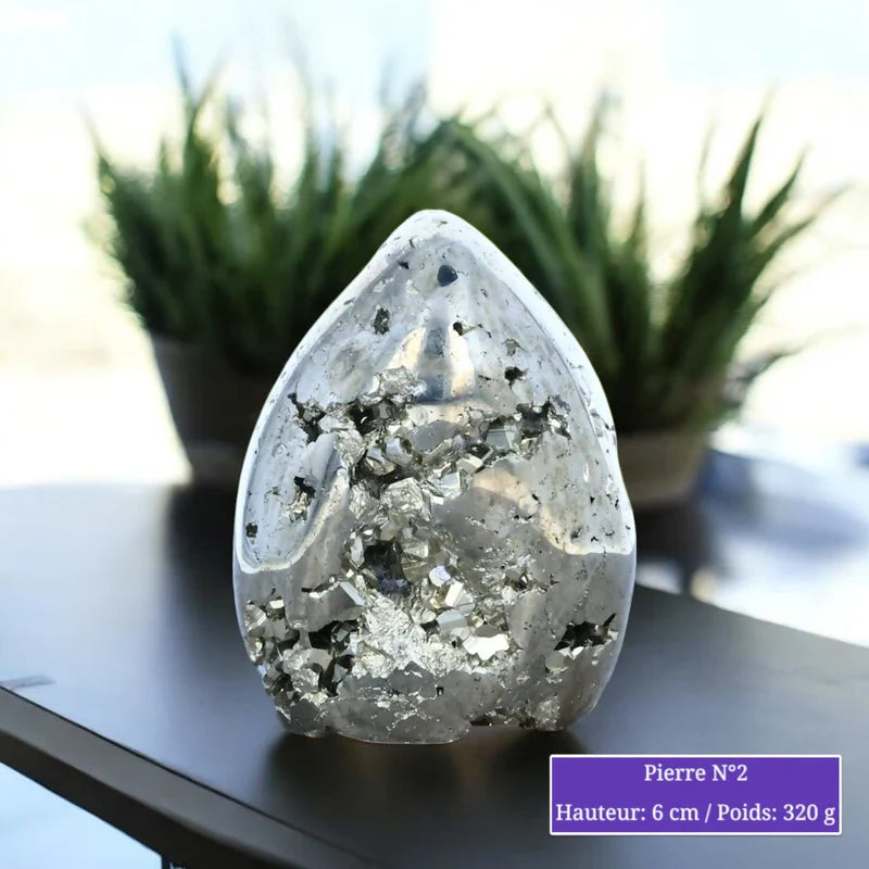Détail de la Pyrite Cristallisée, pierre naturelle aux reflets dorés métalliques
