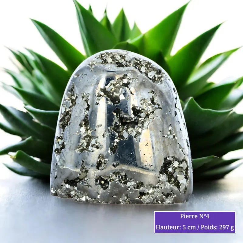 Vue de la Pyrite Cristallisée, pierre naturelle pour l'abondance et le bien-être