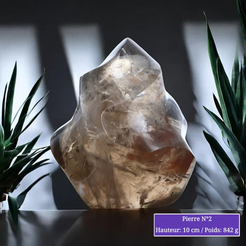 Détail du Quartz Fumé en forme flamme, pierre naturelle brun fumé
