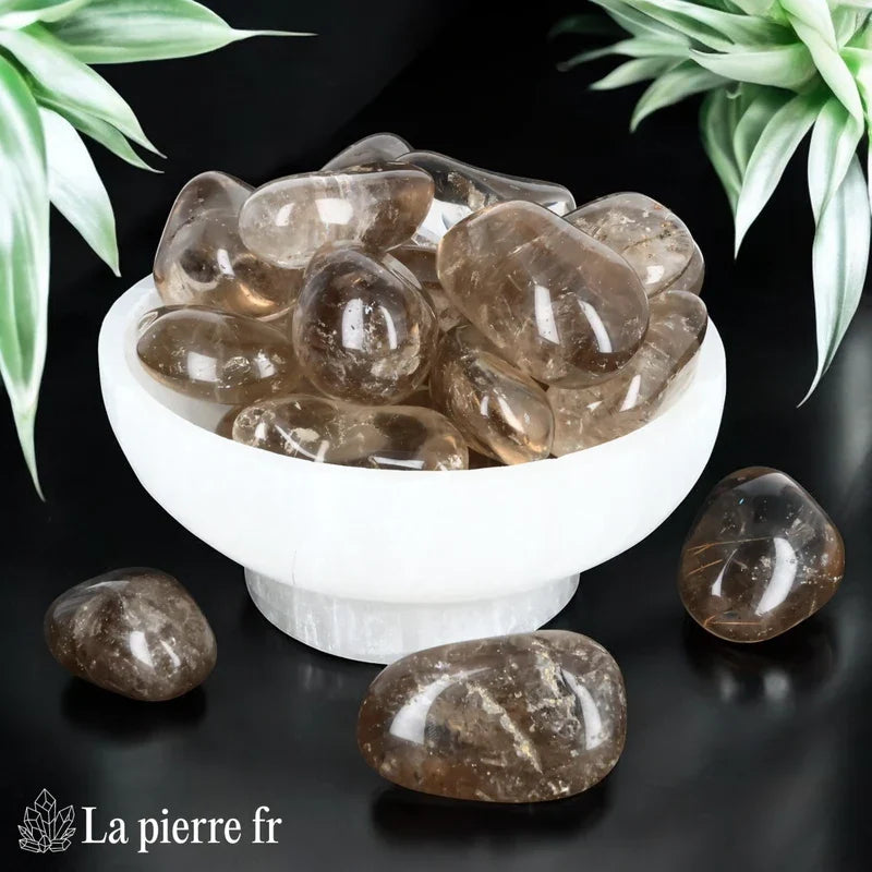 pierres roulées en Quartz Fumé naturel du Brésil. Idéal pour lithothérapie, ancrage et protection. Apporte calme émotionnel et dissipe les énergies négatives.