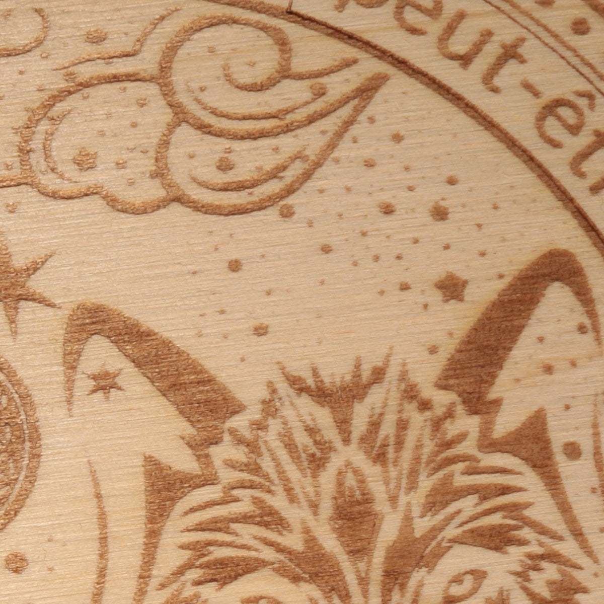 Planche pendule oui non tête de loup, nuages et oreilles en gros plan