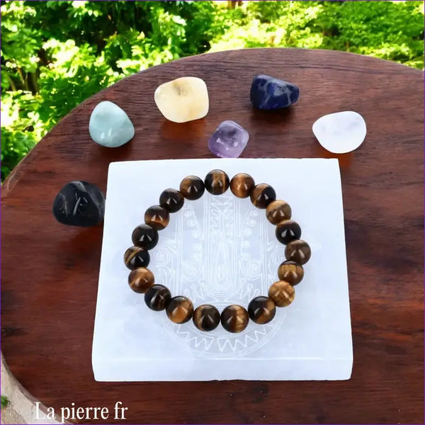 Plaque de rechargement carrée en sélénite naturelle (10x10cm) avec Main de Fatma.