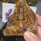 Pyramide Orgonite Pointe Améthyste en Pierre Naturelle, Sérénité et Élévation