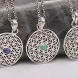 Pendentif Fleur de Vie en Argent et Pierre Naturelle — Émeraude, Améthyste ou Lapis-Lazuli