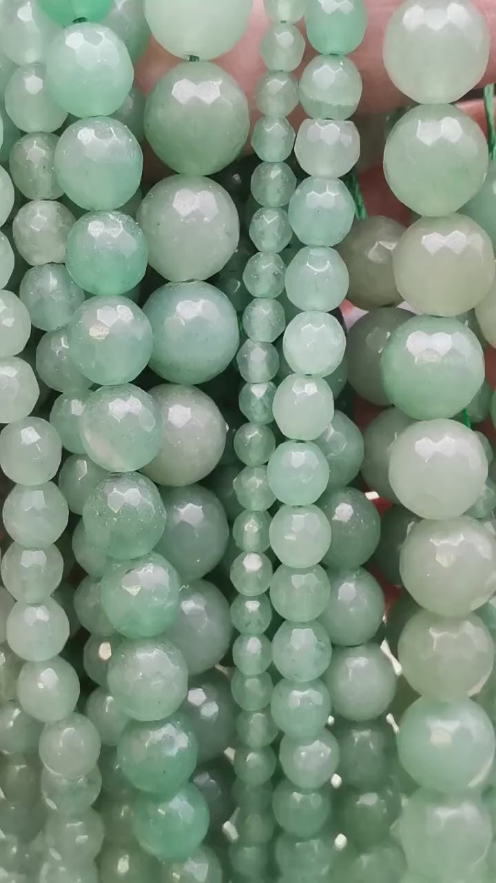 Vidéo des perles d'aventurine verte facettées sur fil de 36 cm
