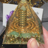 Pyramide Orgonite Pointe Aventurine Verte en Pierre Naturelle, Équilibre et Prospérité