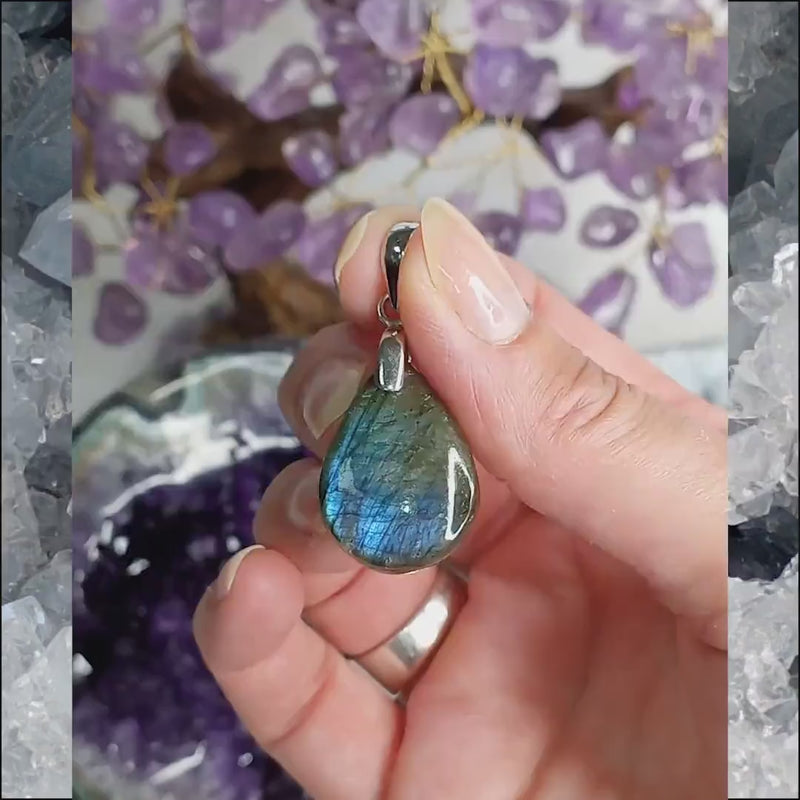 Pendentif Labradorite de Madagascar | Pendentif pierre naturelle | Pierre reflet bleu | La Pierre FR