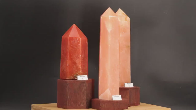 Vidéo de la pointe en calcite orange du Brésil filmée sous tous les angles
