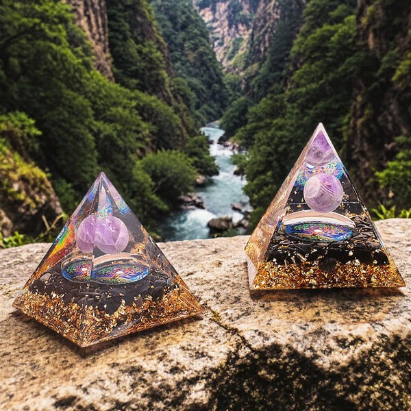 Pyramide orgonite arbre de vie améthyste et obsidienne noire en pierre naturelle 60mm — protection et croissance spirituelle