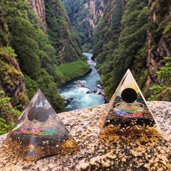 Pyramide orgonite méditation spirale obsidienne noire en pierre naturelle 60mm — protection et méditation profonde