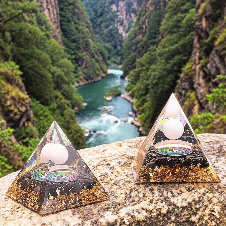 Pyramide orgonite OM quartz rose et obsidienne noire en pierre naturelle 60mm — amour et protection