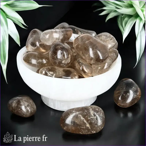 pierres roulées en Quartz Fumé naturel du Brésil. Idéal pour lithothérapie, ancrage et protection. Apporte calme émotionnel et dissipe les énergies négatives.