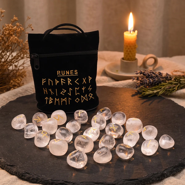 Runes divinatoires en cristal de roche, pierre transparente 100 % naturelle, avec leur pochette