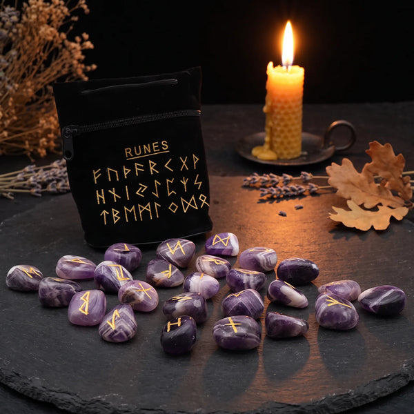 Runes divinatoires en améthyste, pierre violette 100 % naturelle, avec leur pochette