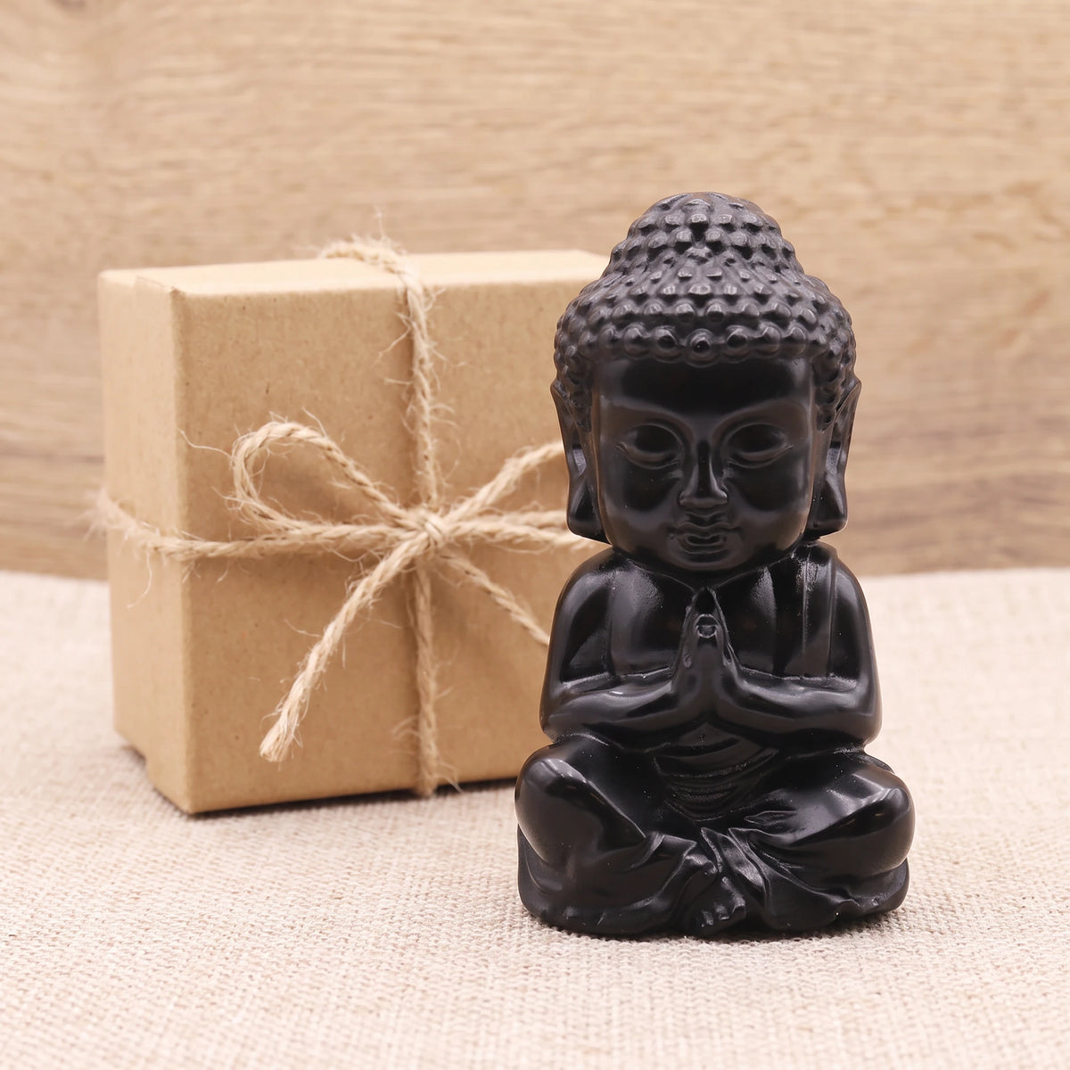 Statuette Bouddha en pierre naturelle, idée cadeau zen avec sa boîte